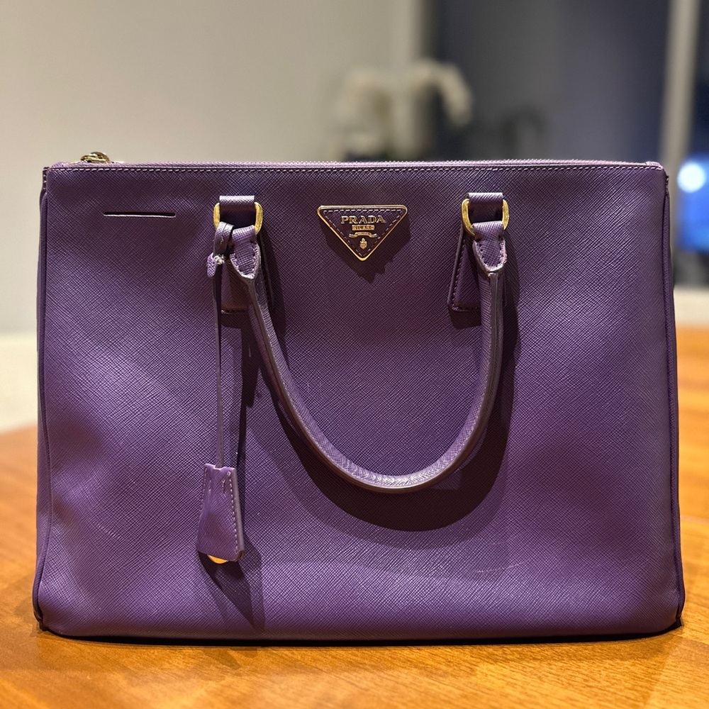 Prada bag! Authentic comes with papers!